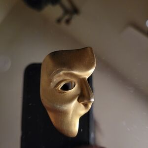 3/20$*Gold Half Face Mask Accent - Metallic Mask Brooch / Pin